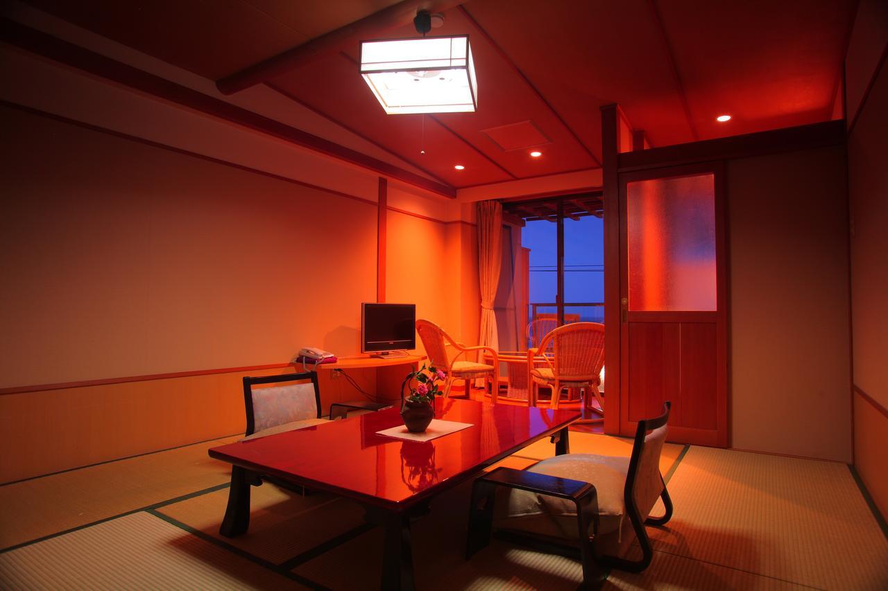 旅館 伊豆の温泉旅館　片瀬館ひいな 3*